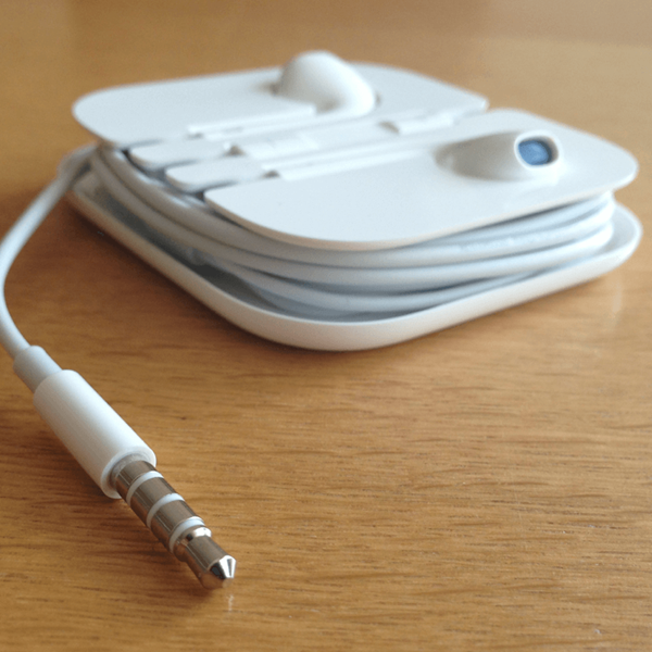 Picture of APPLE 原廠 EarPods 附線控與麥克風 for iPhone 5 / 6 耳機 (裸機)